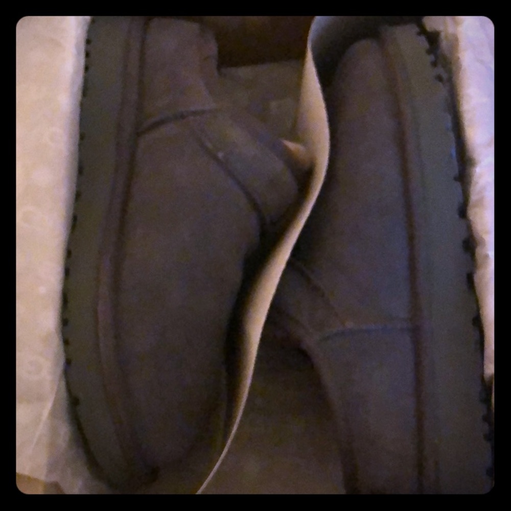 NWT UGG CLASSIC SLIPPER